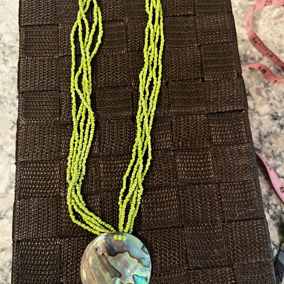 Beaded necklace with Shell Pendant - Picture 3 of 3